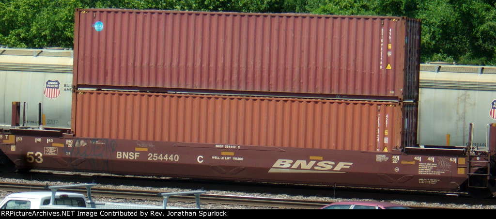 BNSF 254440C and two containers